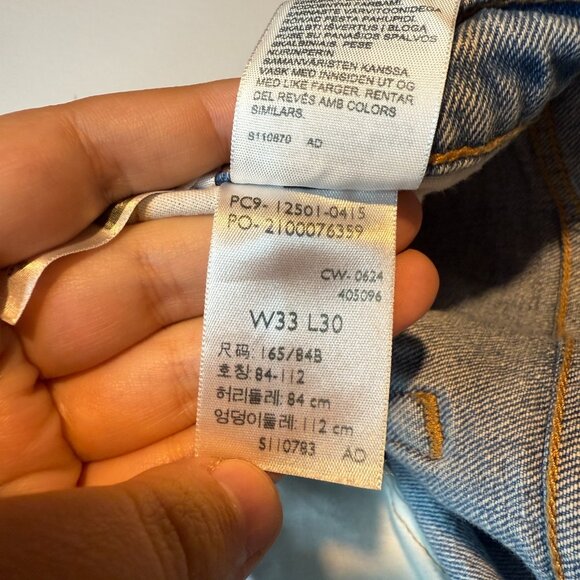 Levis Men 33x30 501 Button Fly Jeans Light Wash Whiskering Casual Everyday STAIN - Picture 6 of 10